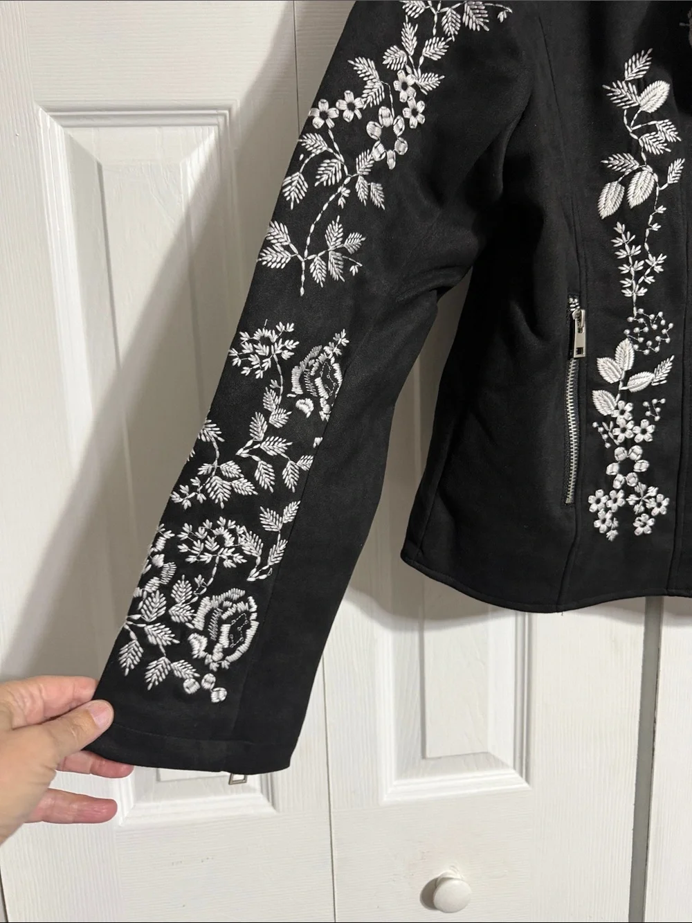 PAPARAZZI black embroidered floral NWT coat jacket size LARGE - Picture 6 of 13